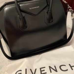 Givenchy antigona Medium size